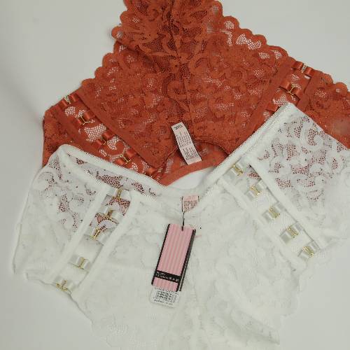 ras-fesse en dentelle