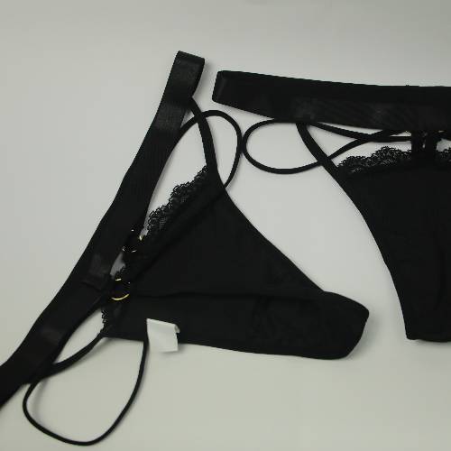 string en coton avec une petite gaine en haut