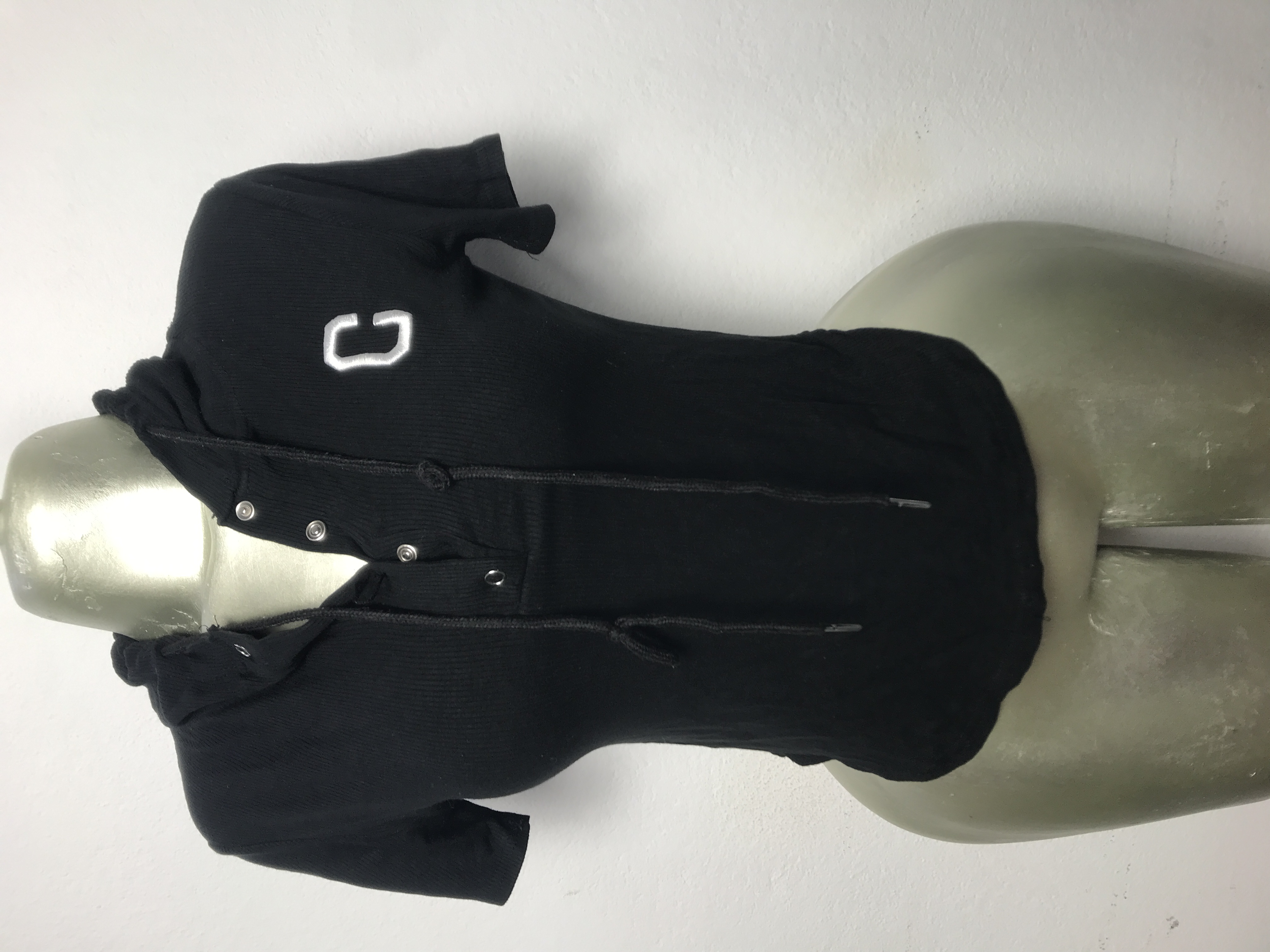 T-shirt à capuche noire femme taille standard