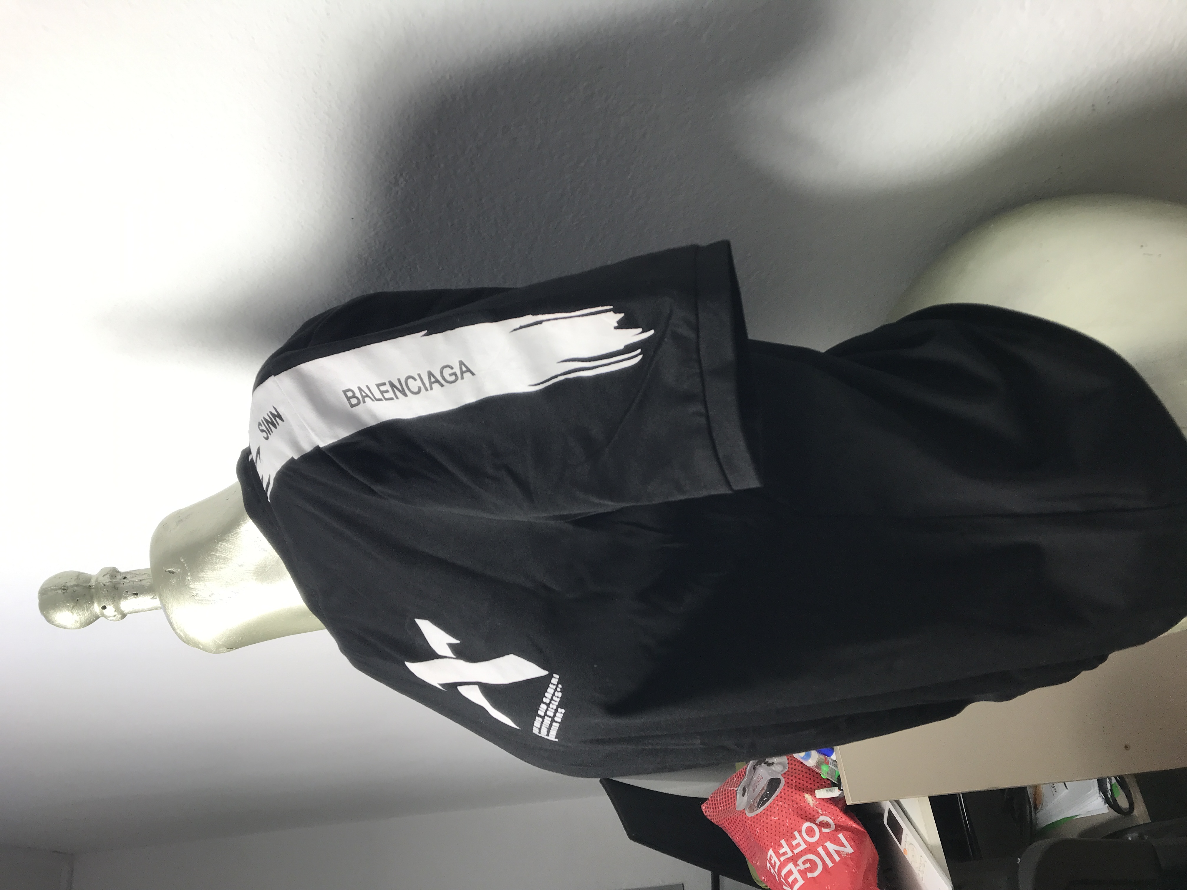 T-shirt noir moderne Balenciaga Taille M L XL