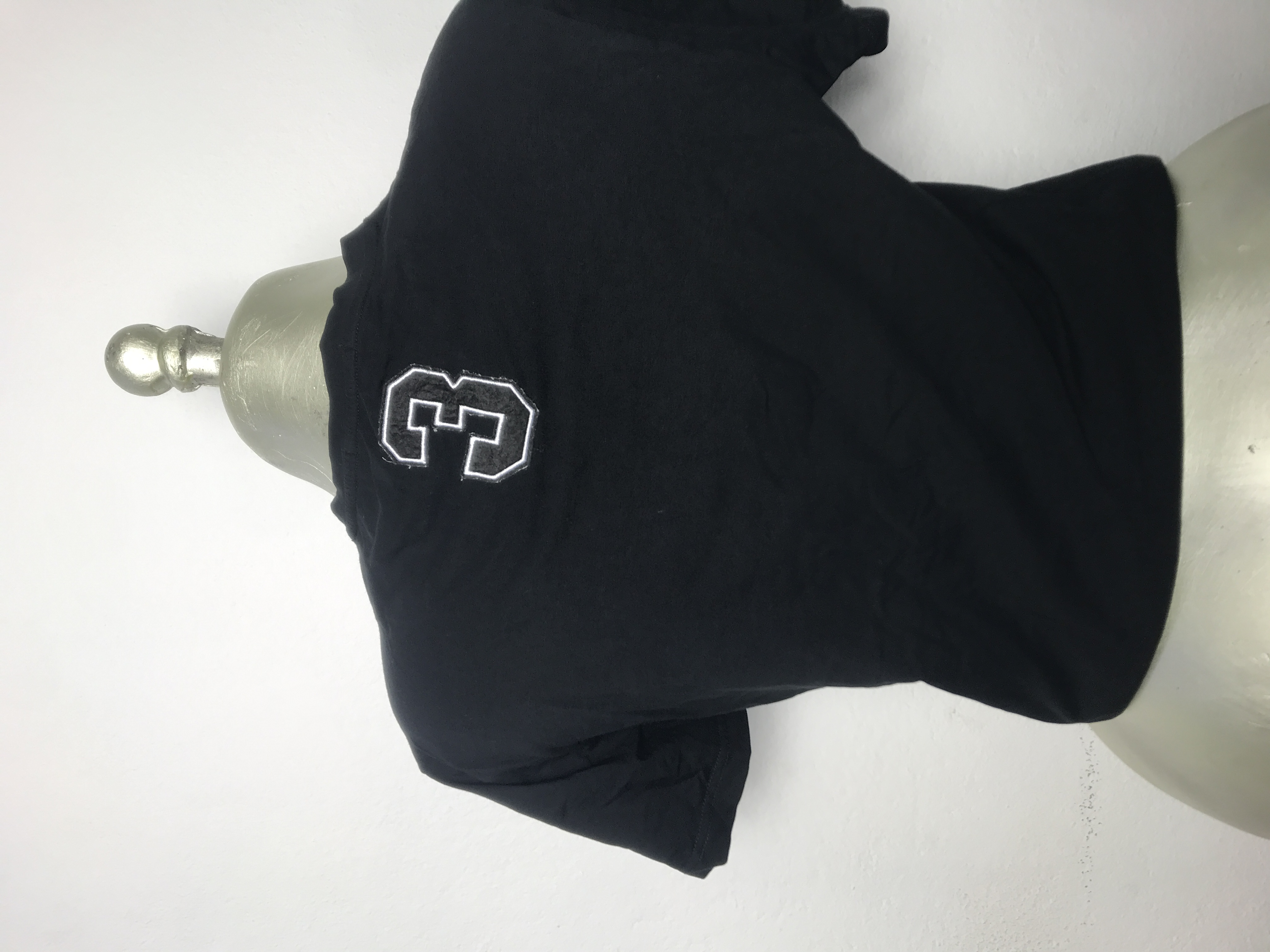 T-shirt noire à fleurs Taille S M