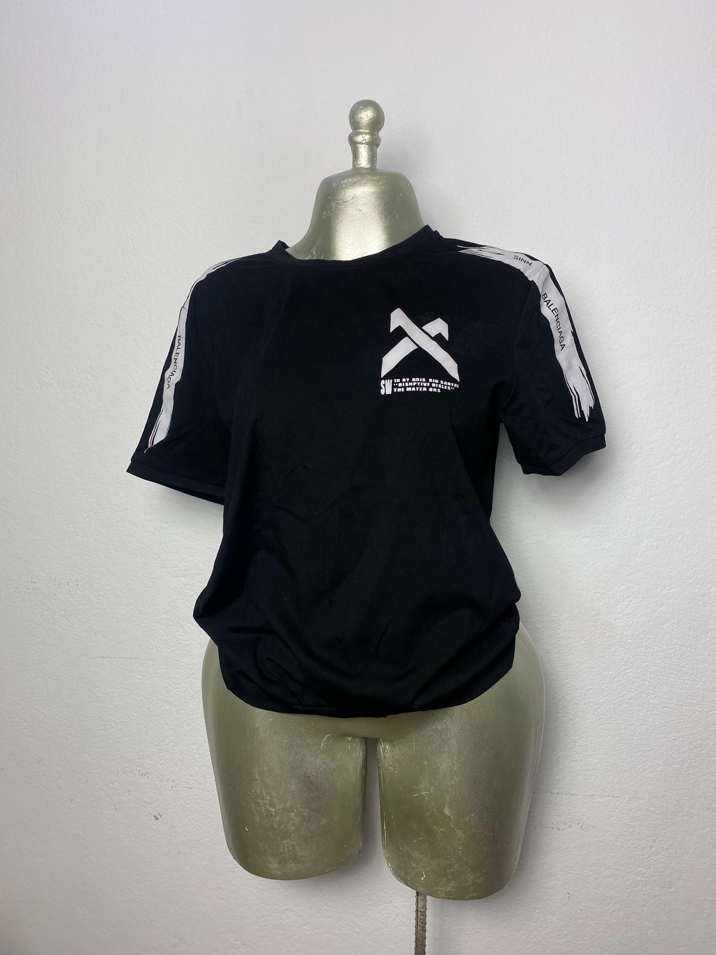 T-Shirt noir balanciaga taille M L XL