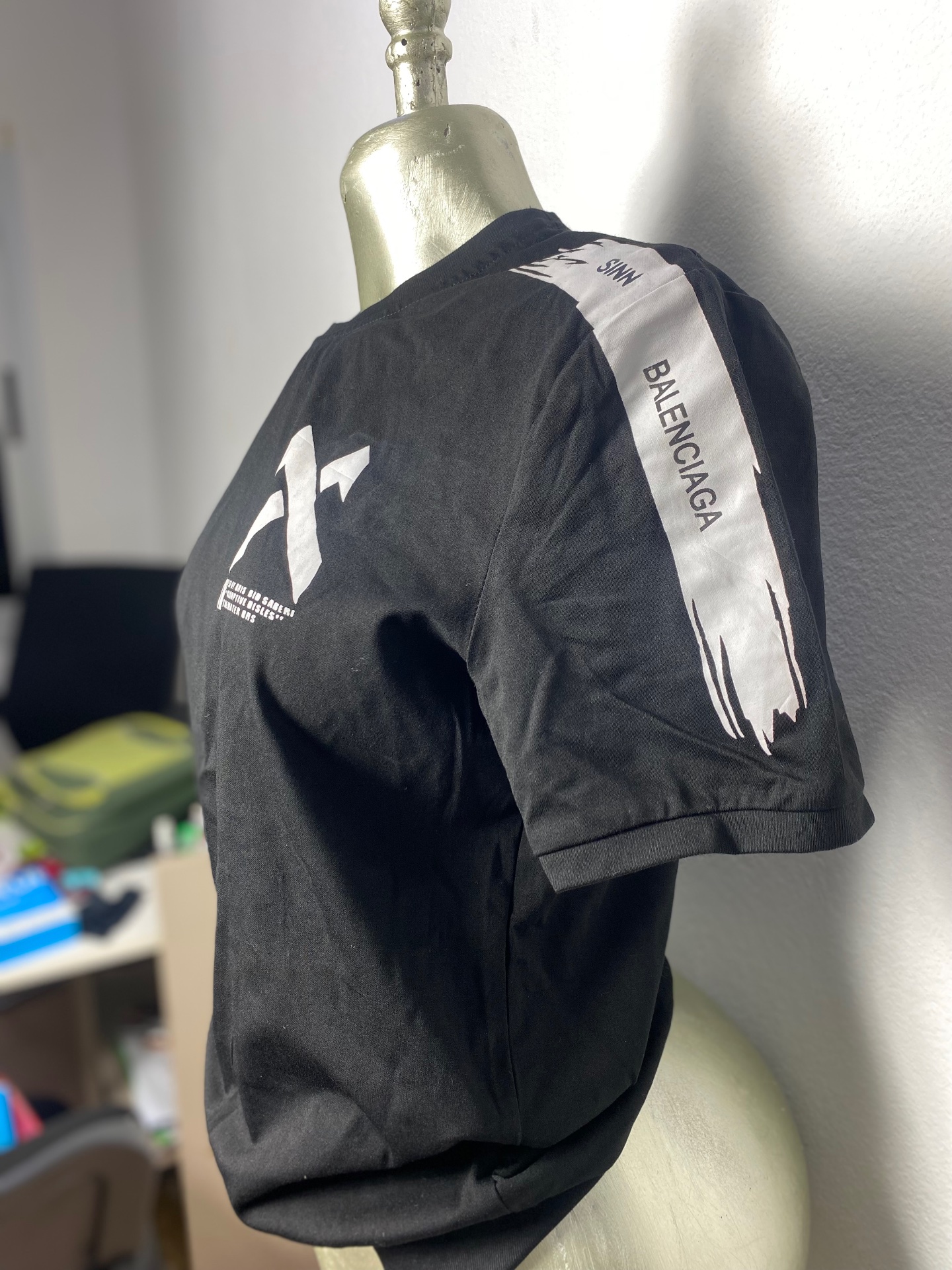 T-Shirt noir balanciaga taille M L XL